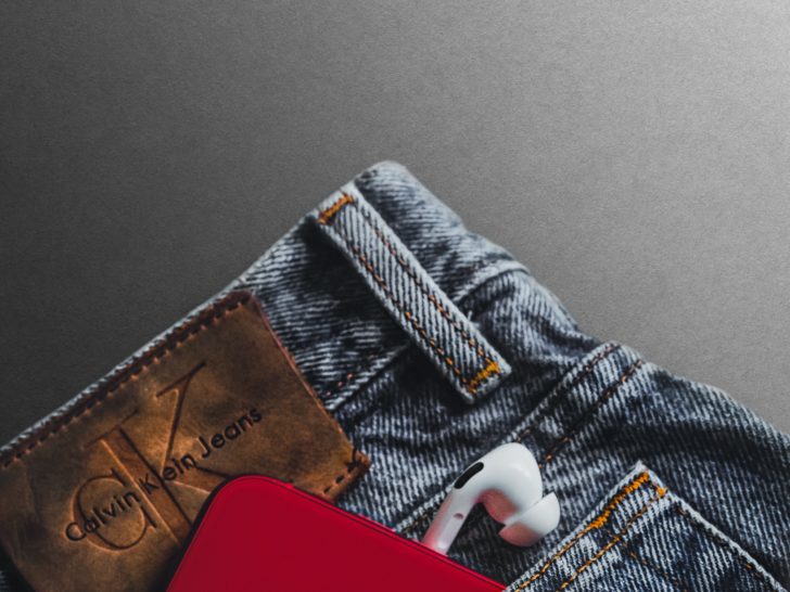 Photo of airpods in back pocket of jeans