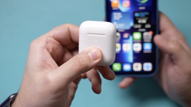 Photo of airpods being reset