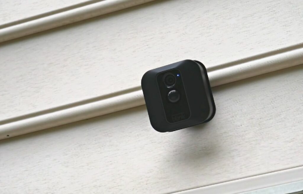 Blink camera mounted in the wall