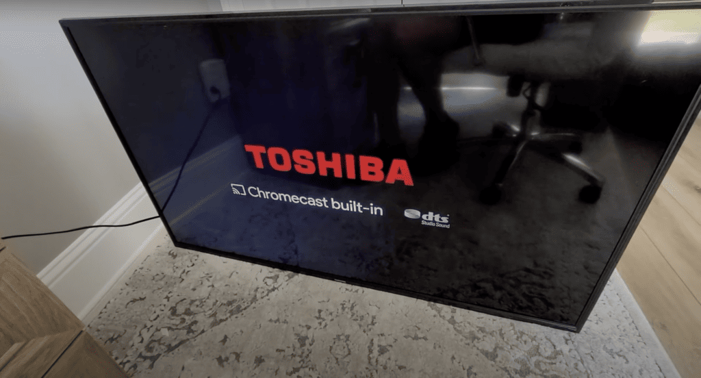 Toshiba TV turning off while on the floor